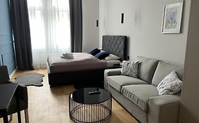 Room 44